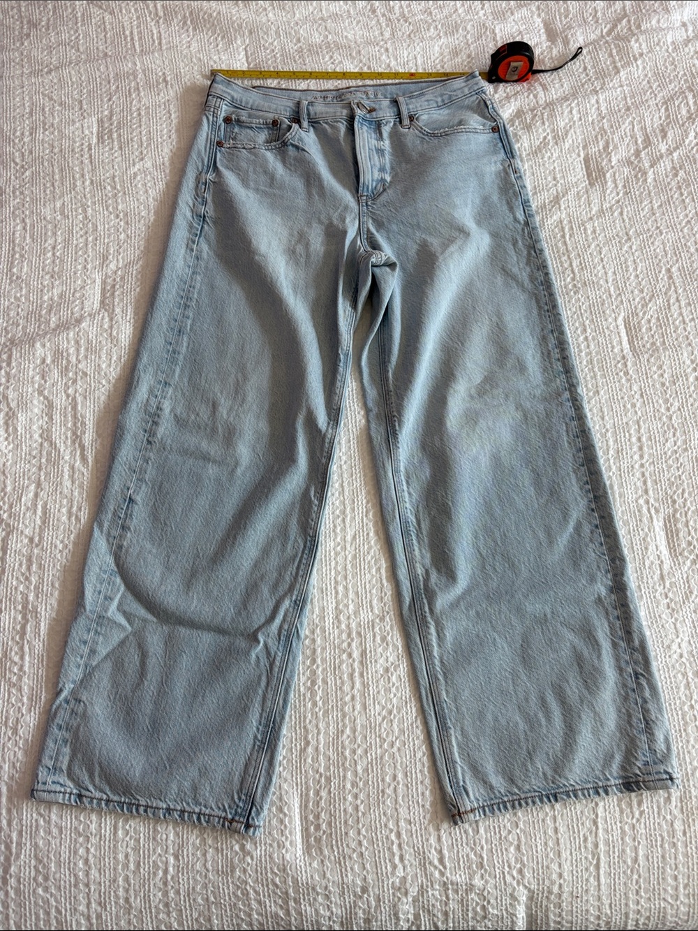 American Eagle Light Blue Wide-Leg 90’s Jeans